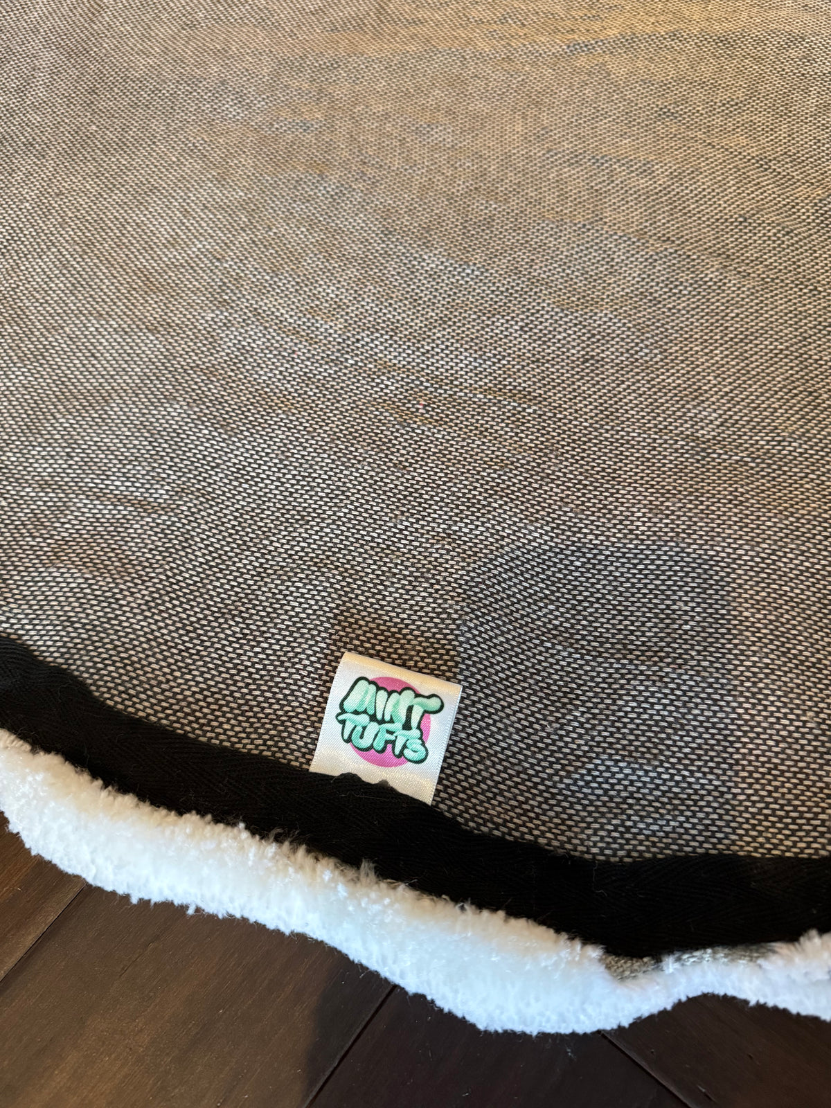 Nuka Cola Bottlecap Rug – Fallout Tufted Gaming Rug | Mint Tufts